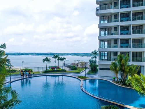 Seafront Country Garden Danga Bay By Lions Bay,,4 star