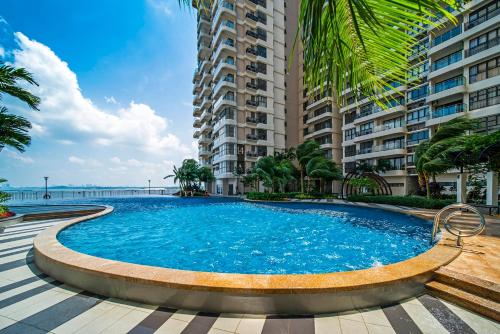 Seafront Country Garden Danga Bay By Lions Bay,,4 star