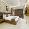 hotel golden peacock