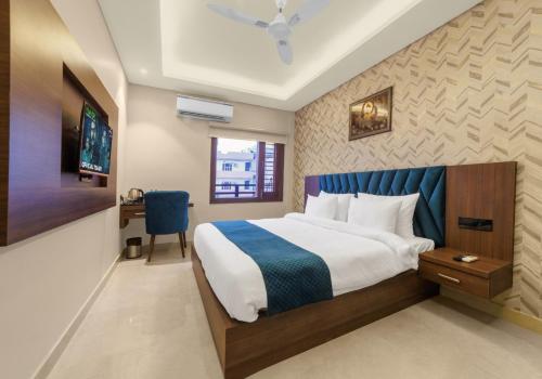 Hotel Golden Peacock,,3 star