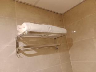 maple tree lucknow couple friendly