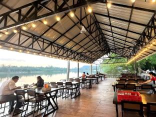 Huather Villa & Cafe,,4 star