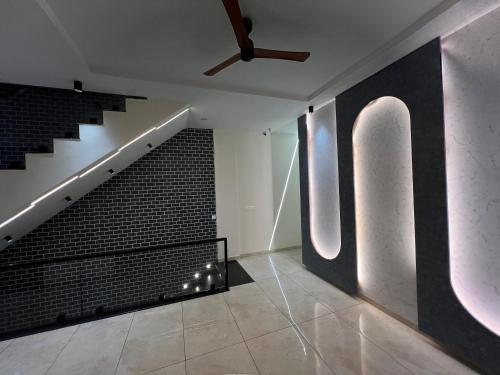 Hotel Ananta,,3 star