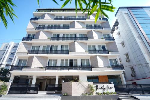 32 Urban By Akoya Hotels - Gachibowli, West Hyderabad,,3 star