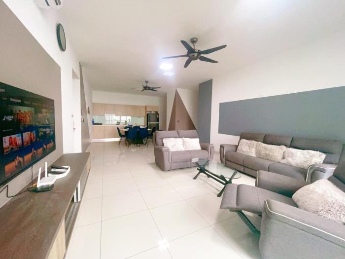 monic staycation greenhaven near senibongandregency