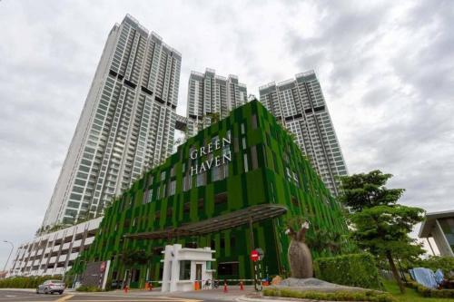 monic staycation greenhaven near senibongandregency