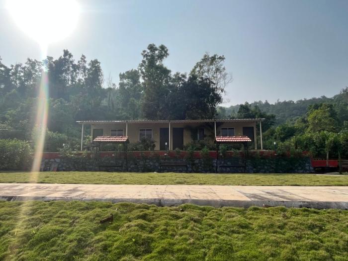 vrisa mountain retreat