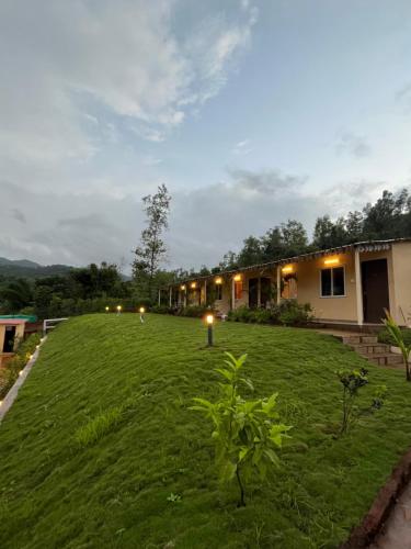 Vrisa Mountain Retreat,,3 star