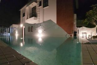ipoh santorini hideaway hotel inspired