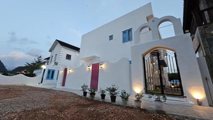 ipoh santorini hideaway hotel inspired