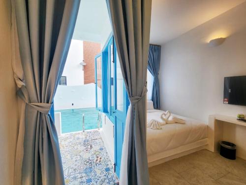 ipoh santorini hideaway hotel inspired