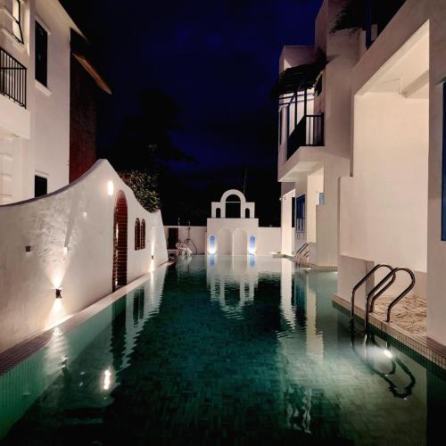 ipoh santorini hideaway hotel inspired
