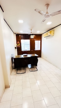 roomshala 140 hotel 24and7 malviya nagar