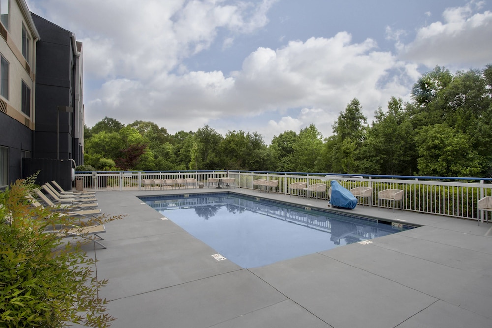 spark by hilton macon north