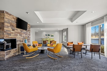 Spark By Hilton Macon North,,3 star
