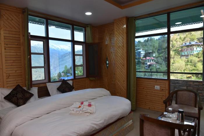 sarahan holiday inn