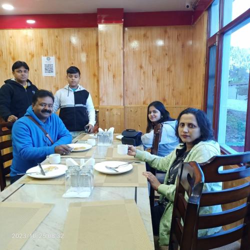 sarahan holiday inn