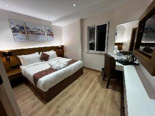 the novello by hotel evergreen