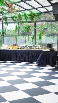 the novello by hotel evergreen