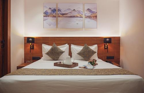 the novello by hotel evergreen