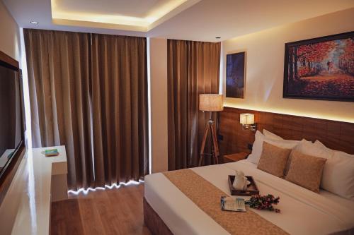 the novello by hotel evergreen