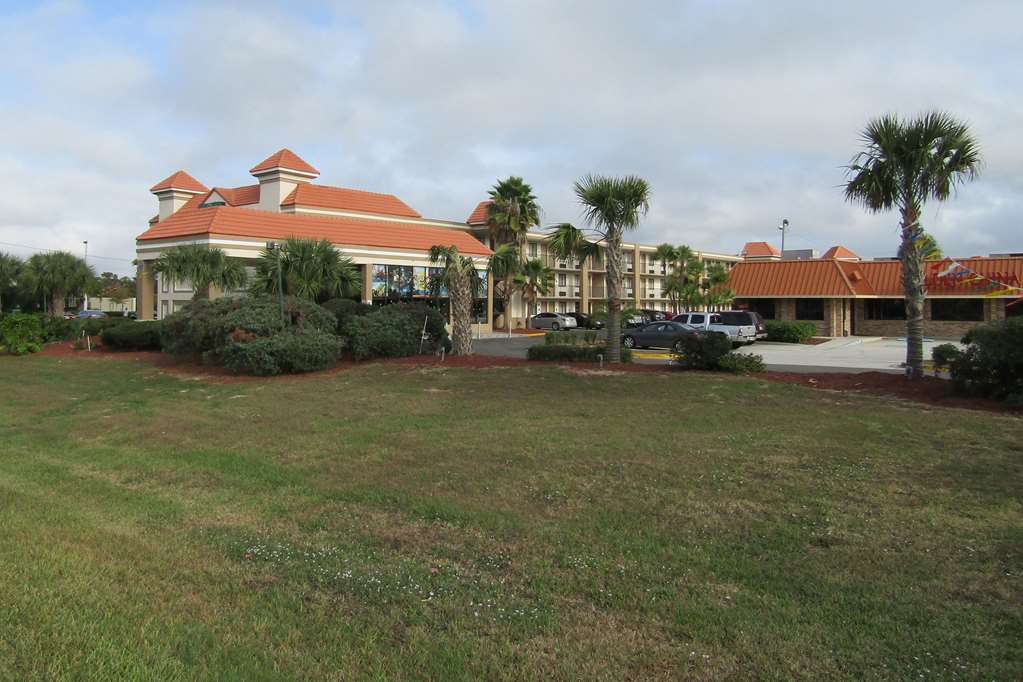 quality inn and suites kissimmee by the lake