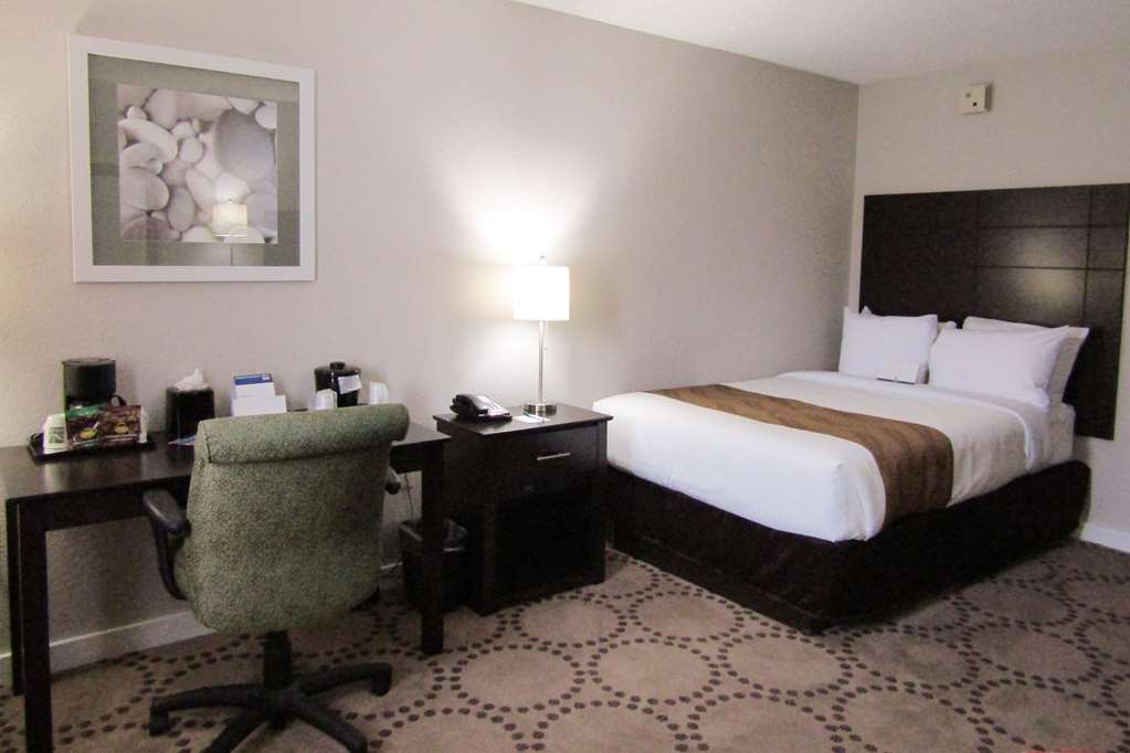 quality inn and suites kissimmee by the lake