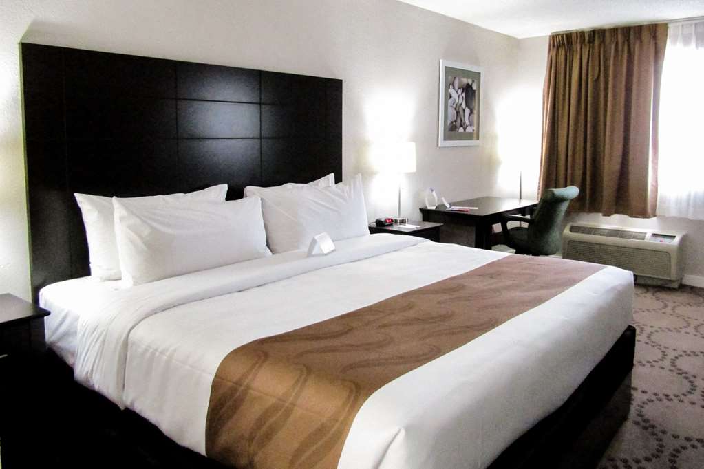 quality inn and suites kissimmee by the lake