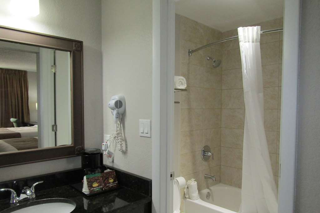 quality inn and suites kissimmee by the lake