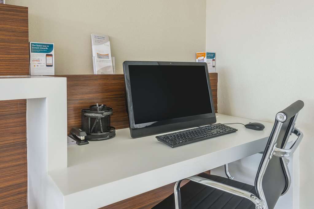 quality inn and suites kissimmee by the lake