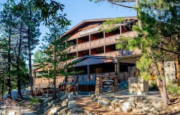 Mount Lemmon Lodge,12833 N Sabino Canyon Park,5 star
