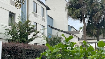 destiny palms hotel maingate west