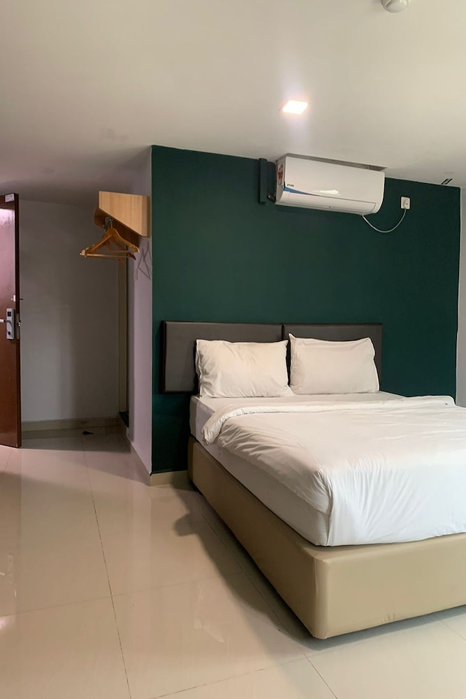 room v jalan megat managed by secom