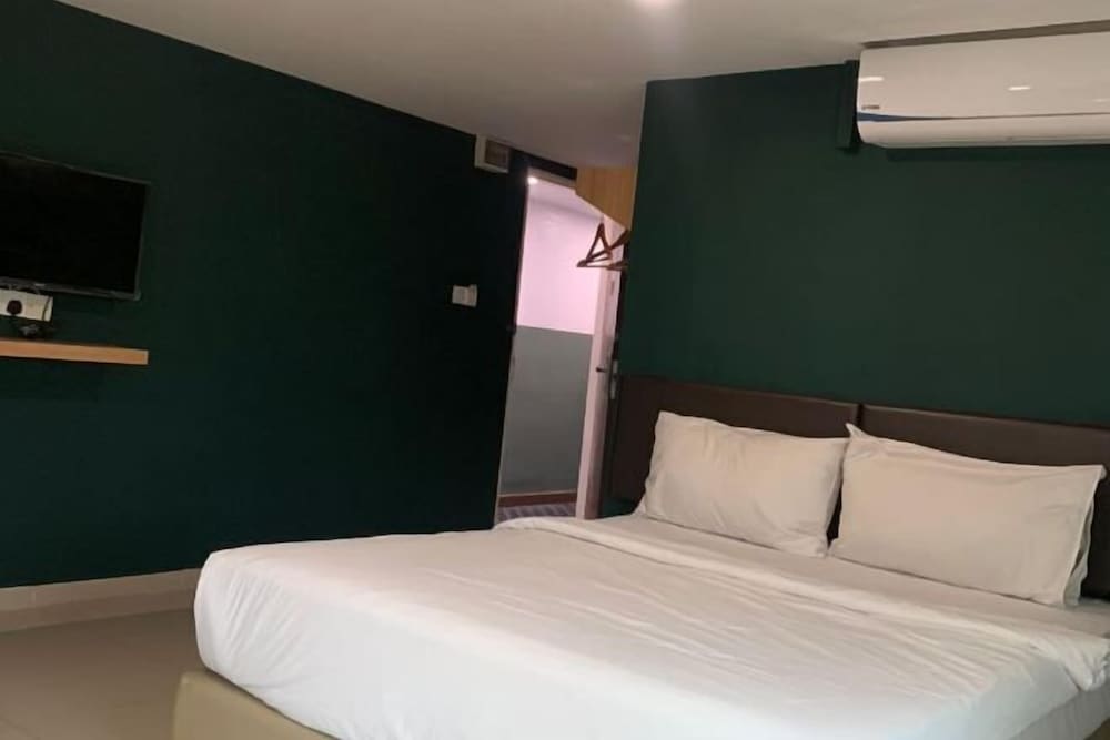 room v jalan megat managed by secom