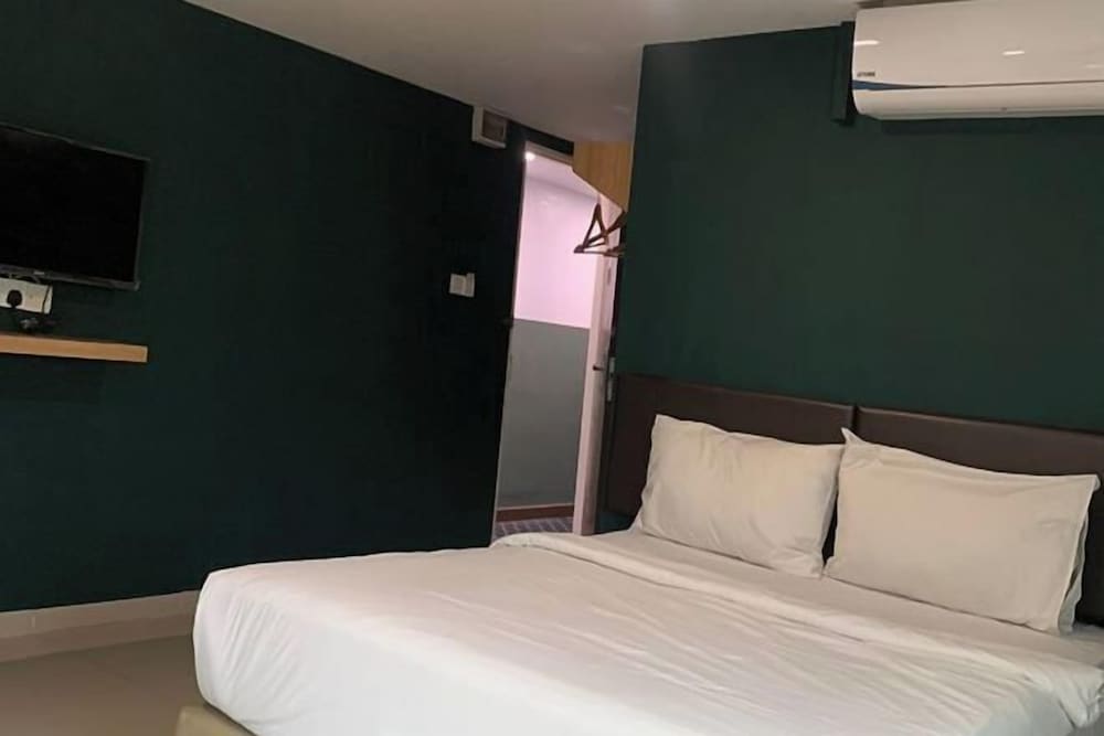 room v jalan megat managed by secom