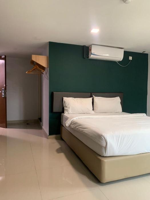 room v jalan megat managed by secom