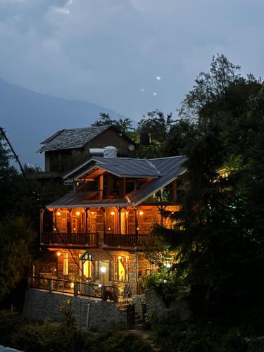 rustic roots home stay