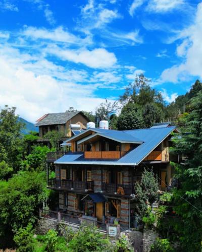 rustic roots home stay