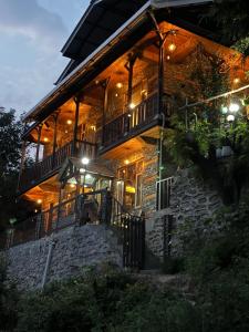 rustic roots home stay