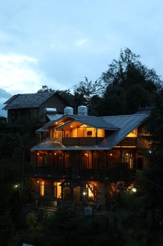 rustic roots home stay