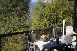 rustic roots home stay