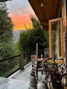 rustic roots home stay