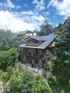 rustic roots home stay