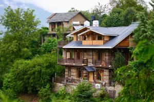 rustic roots home stay