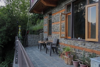 rustic roots home stay