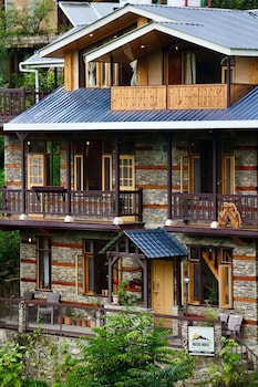 rustic roots home stay