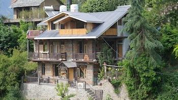 rustic roots home stay