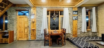 rustic roots home stay