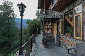 rustic roots home stay