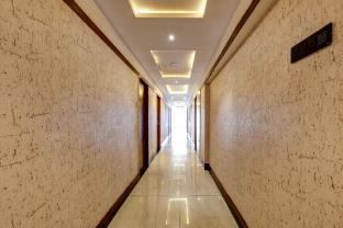 Hotel Black And White,,3 star